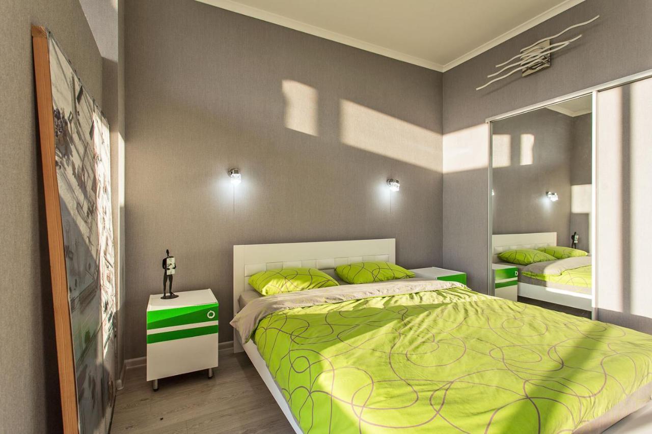 Gagarin Plaza Apartment 70 Square Metres On 12Th Floor Odesa Exterior foto